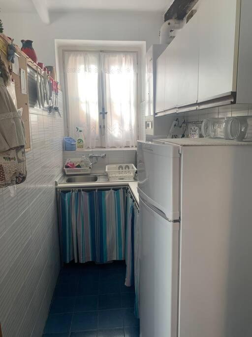 Cozy Beach House With Nice Garden, Basic Feel Apartment Bonassola Luaran gambar